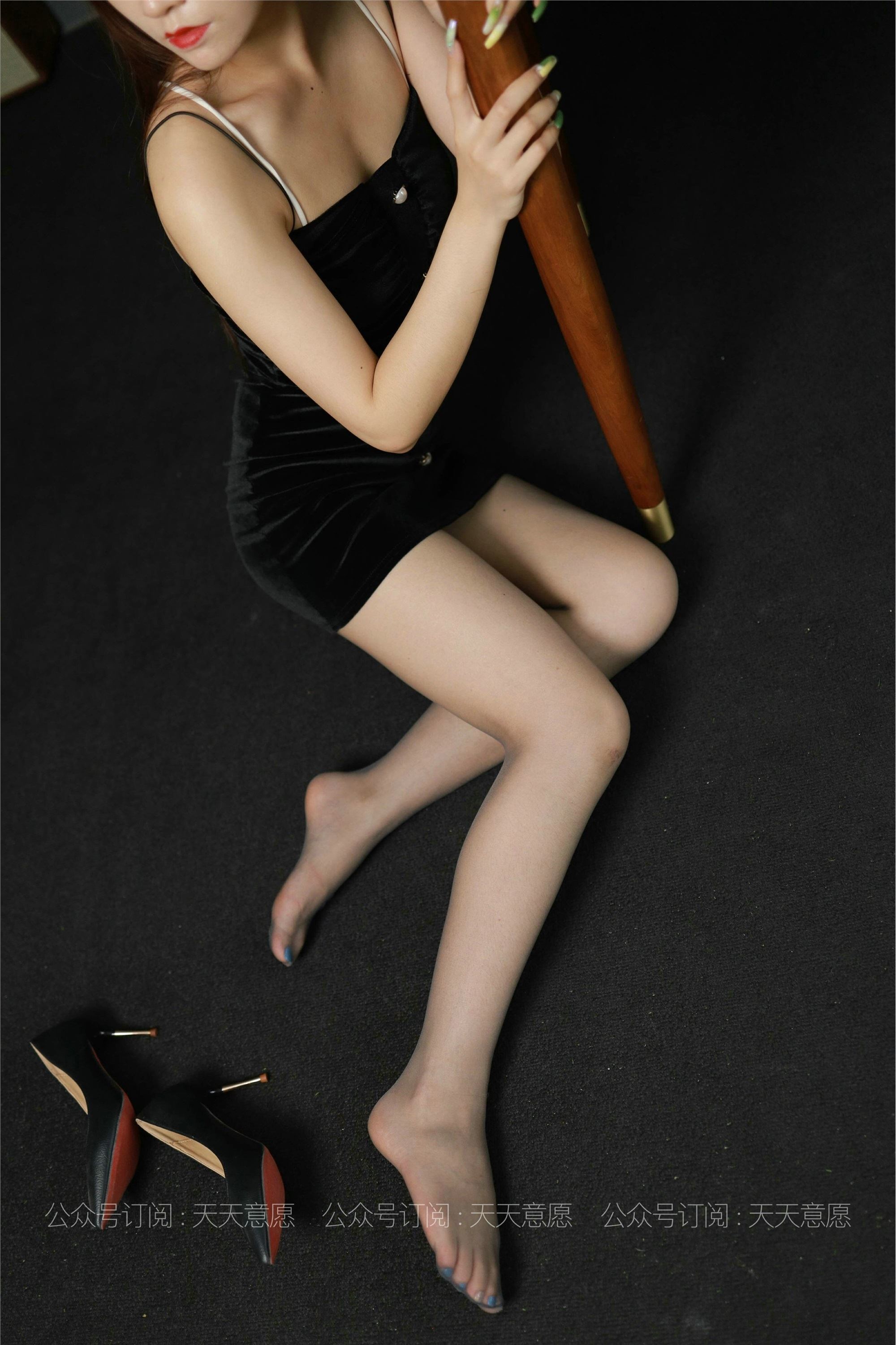 IESS异思趣向  2021.06.25 丝享家843：可可《黑丝吊带裙》